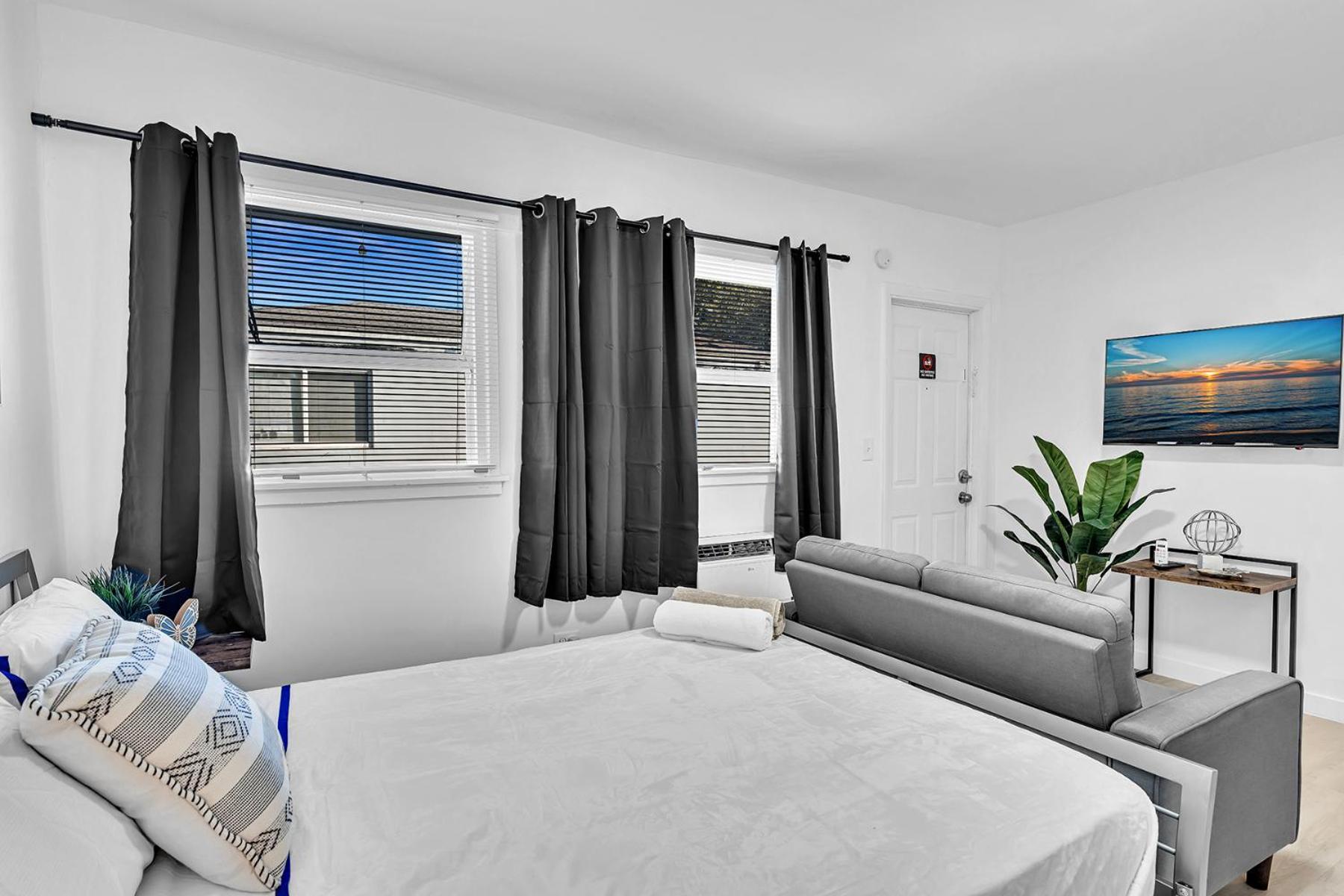 Young Circle & Hollywood Blvd Posh Studio Suite المظهر الخارجي الصورة